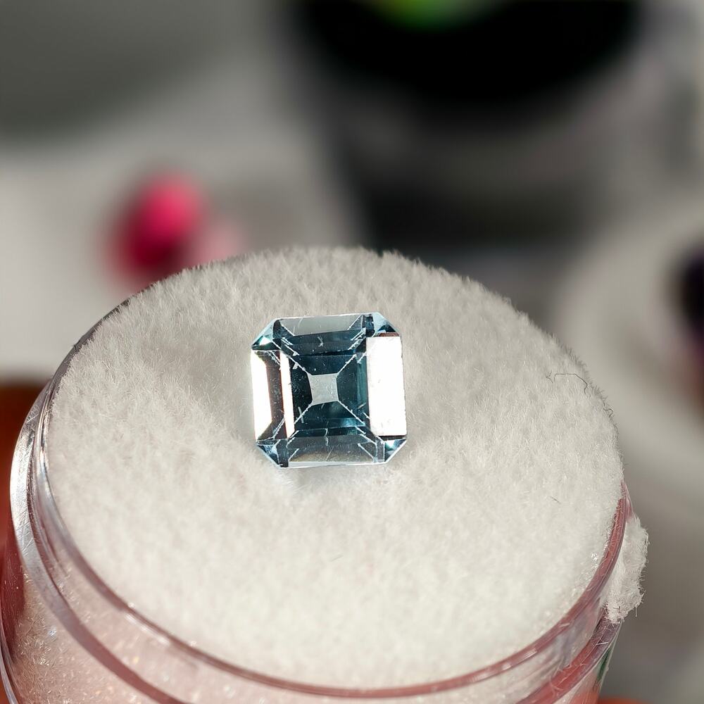 2.00ct Blue Topaz Square Cut Gemstone